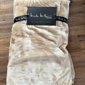 Faux Fur Queen Size Blanket by Nicole Miller-60" X 70"-Plush-Super Soft-New